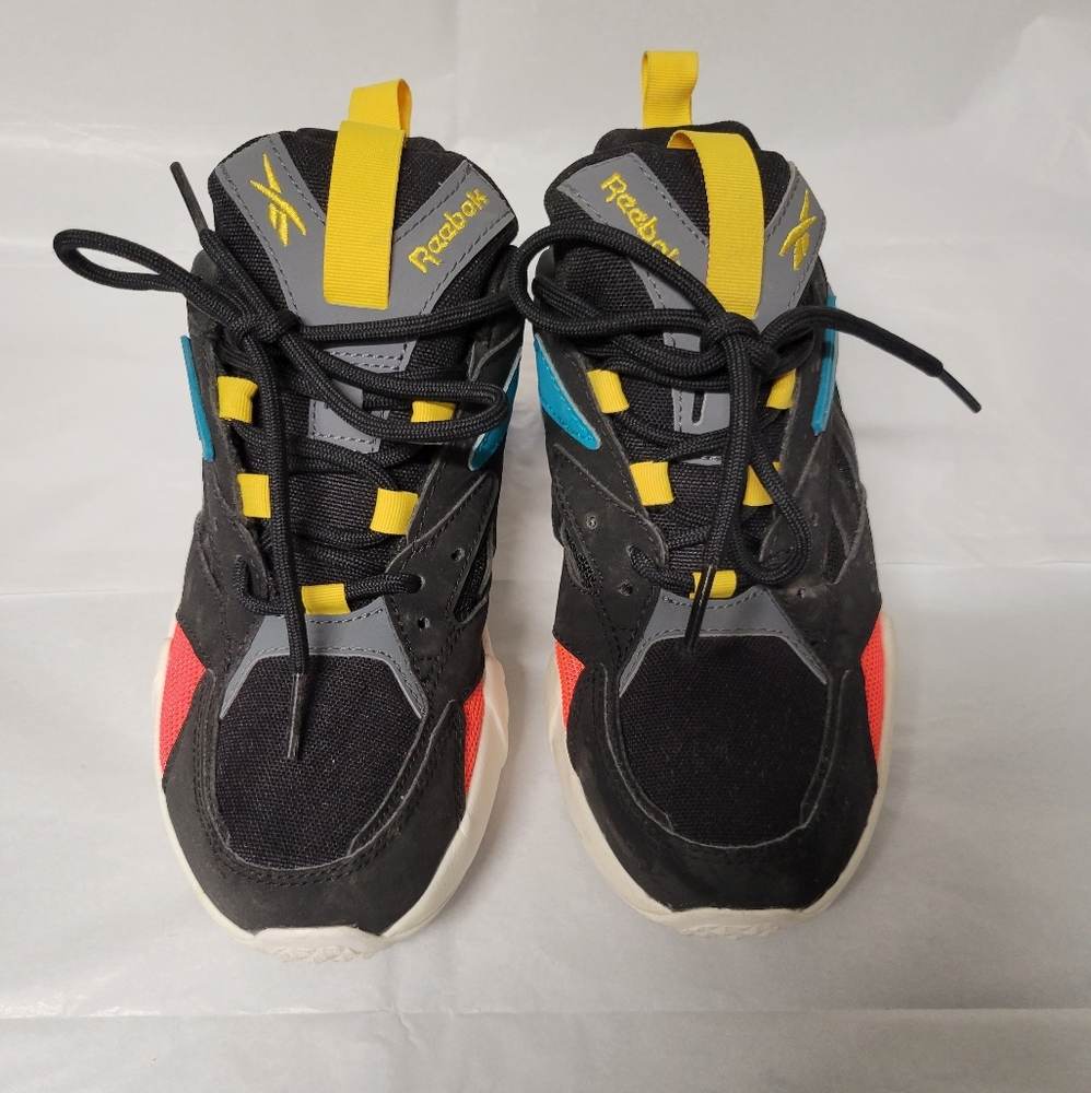 Women Reebok size 6
